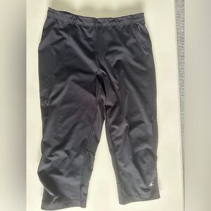 Champion Double Dry black capri leggings. Size Large